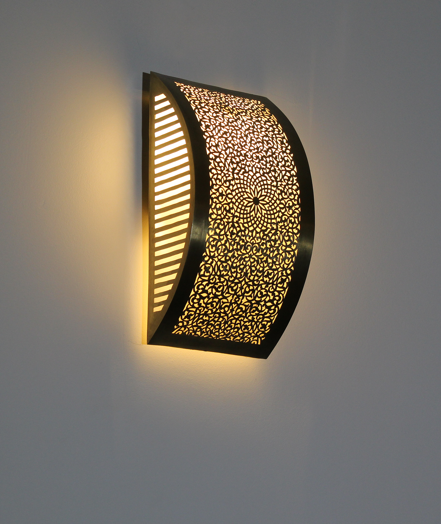 Moroccan Brass Wall Sconce Light Shade Handmade – Vintage Fes Fine Openwork Design (BS1)