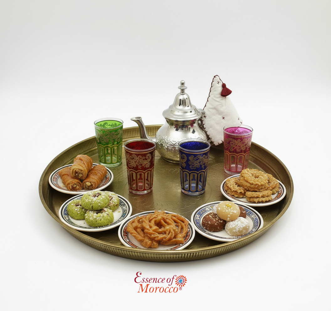 Moroccan VINTAGE BRASS TRAY Handmade Hand Engraved Large (VBT1)