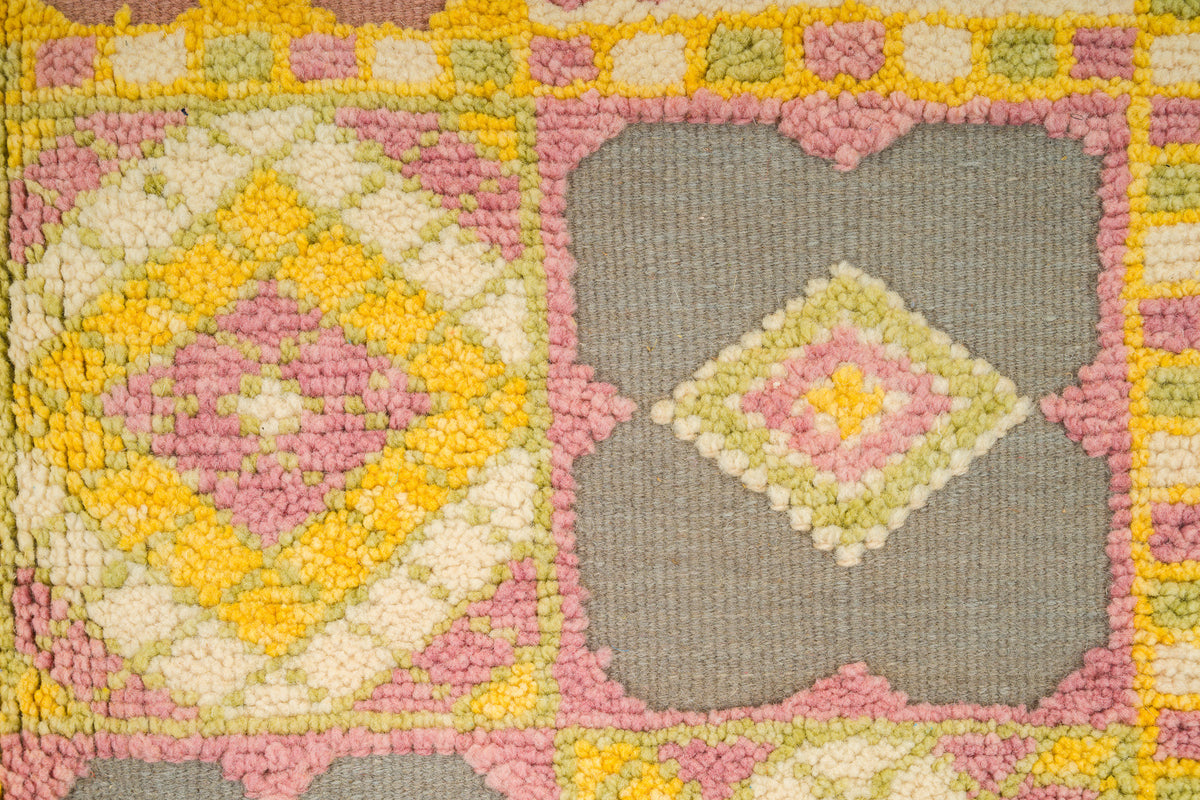 Moroccan Berber Wool Rug – Handwoven & Hand-Knotted, 160 x 104 cm / 5.3 x 3.4 ft