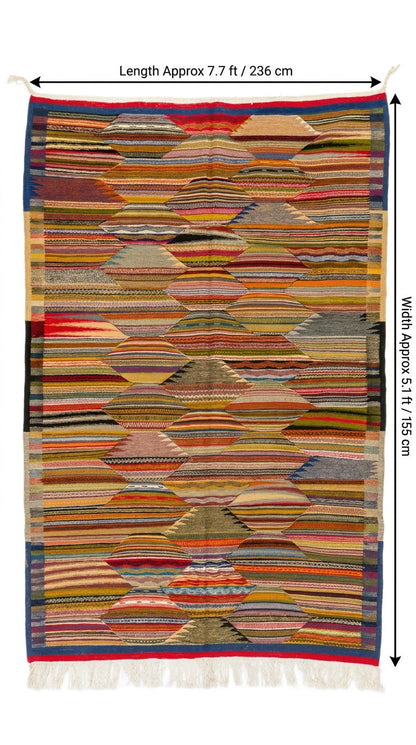 A flat-lay view of a rectangular handwoven moroccan rug with dimension arrows and text indicating a length of approximately 7.7 ft (236 cm) and a width of approximately 5.