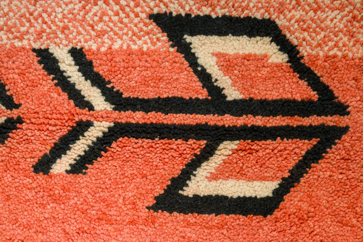 Moroccan Berber Wool Rug – Hand-Knotted Geometric, 208 x 153 cm / 6.8 x 5 ft