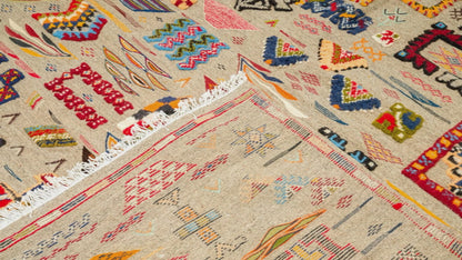 video close-up of a moroccan kilim rug