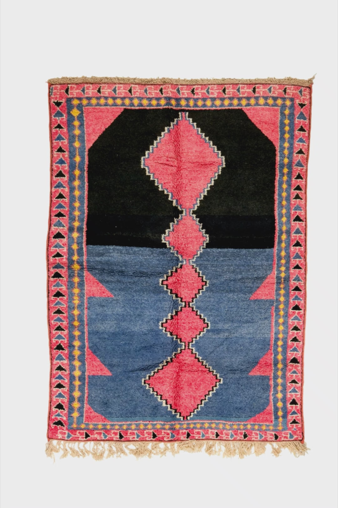 Video of a moroccan azilal rug